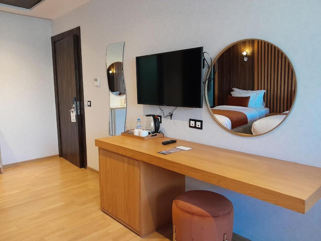 Razane Hotel Кенитра Экстерьер фото