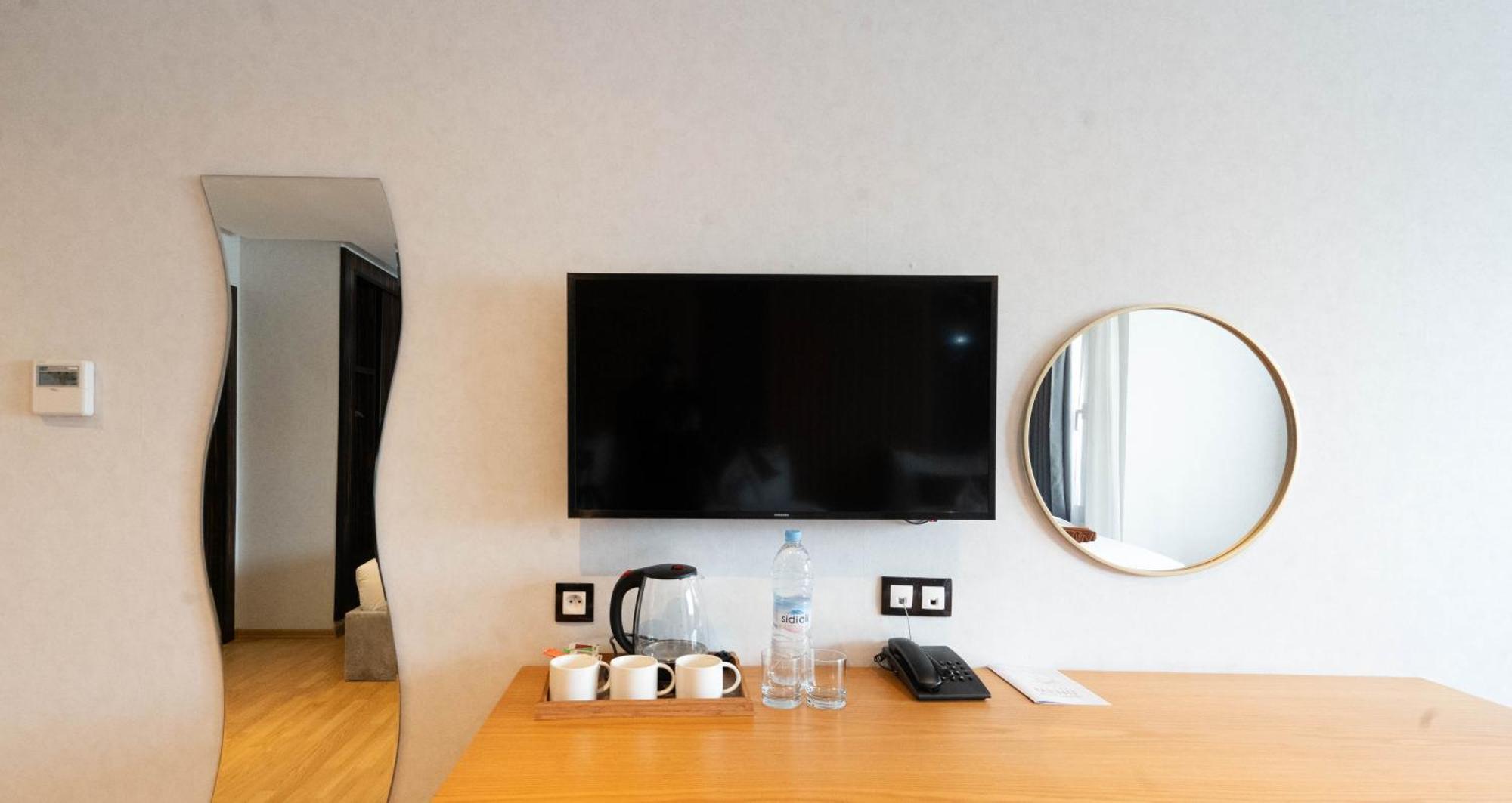 Razane Hotel Кенитра Экстерьер фото