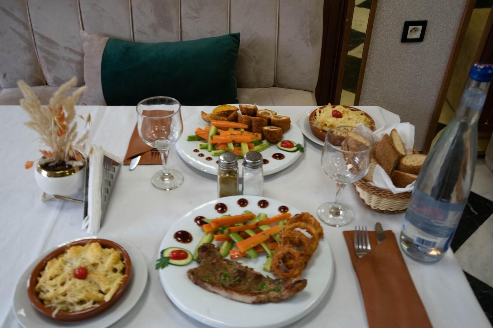 Razane Hotel Кенитра Экстерьер фото