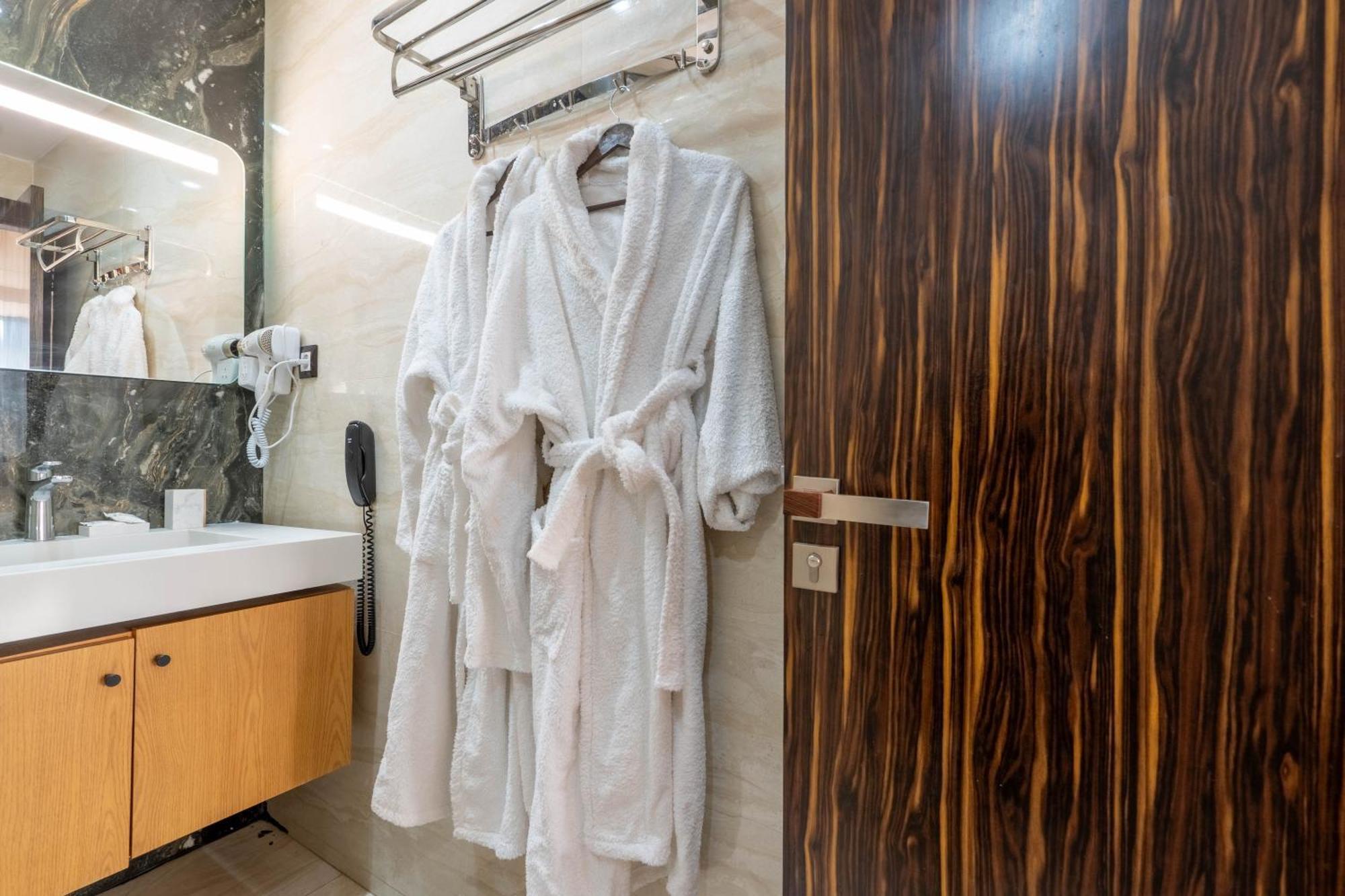 Razane Hotel Кенитра Экстерьер фото